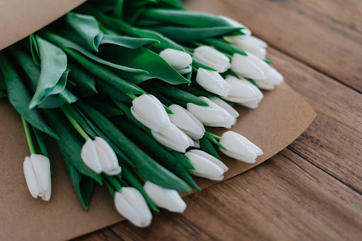 How to send bereavement flowers from the UK to Spain
