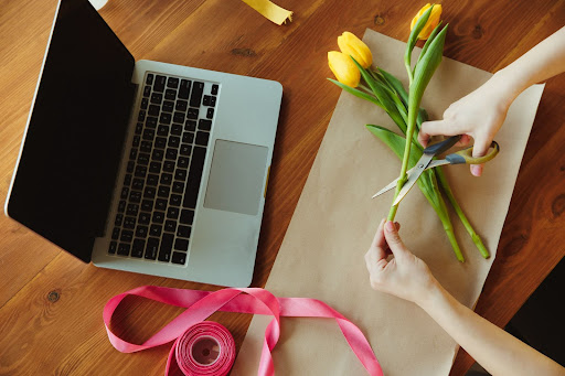 Flores como Regalos Corporativos: Sorprende a Socios de Negocios y Colegas