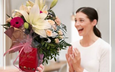 The Best Gifts Accompanied by Flowers: Tips to Surprise